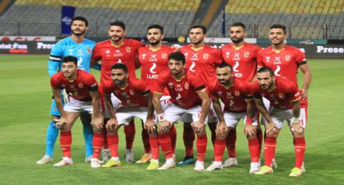 الخطيب يخصم 300 ألف جنيه من كل لاعب في الأهلي وجهازه الفني